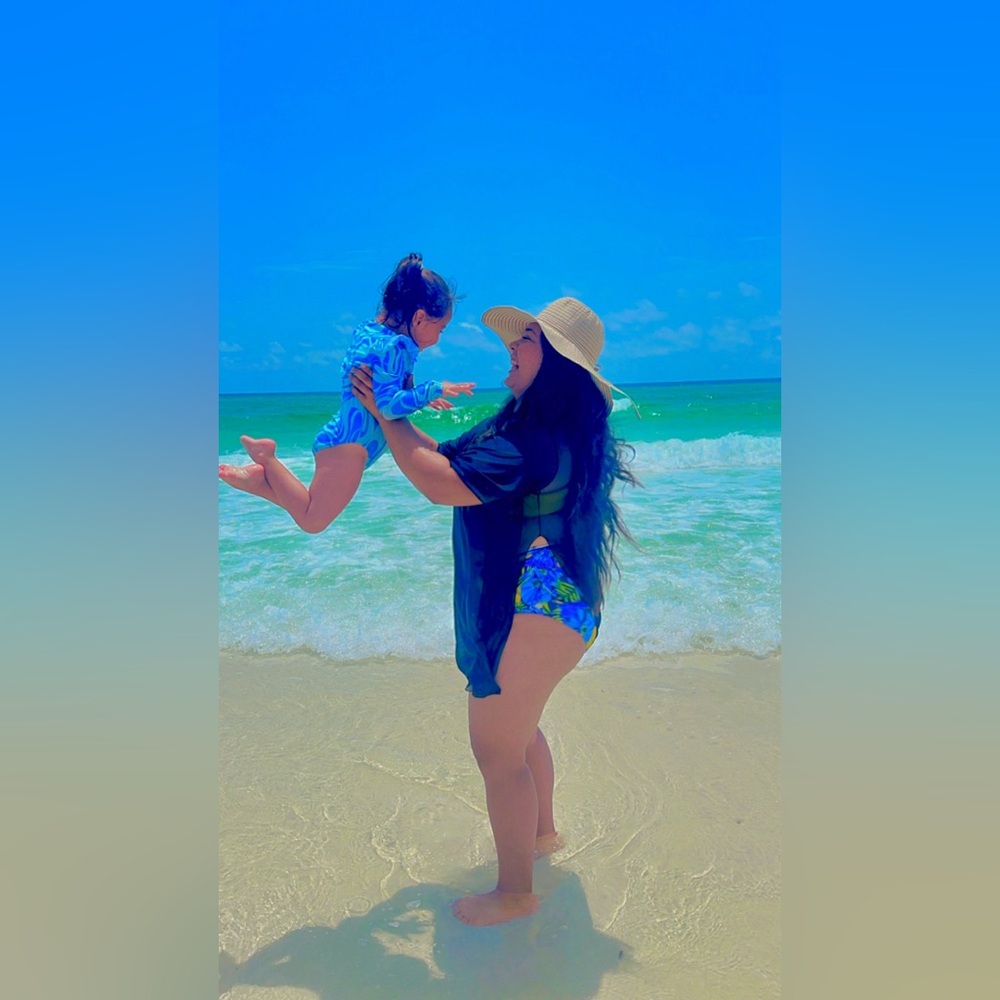 Meet your Posher, Claudia